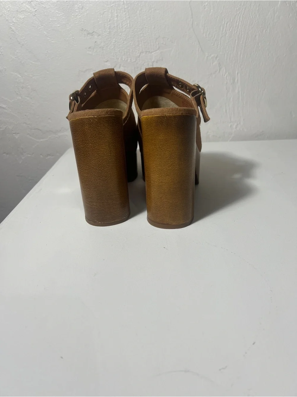 Gianni Bini Sotelo Platform Clogs